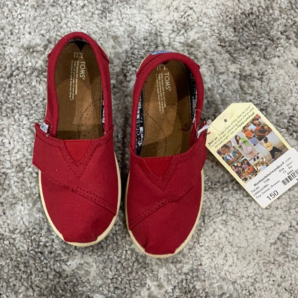 Brand New Red Toms Classics kids size 11